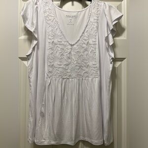 Torrid NWOT super soft knit v neck lace ruffle tank. Size 0.